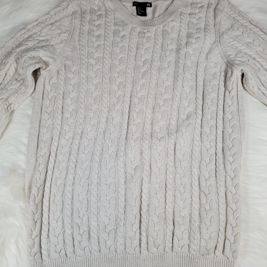 Basic H&M Sweater Size Large